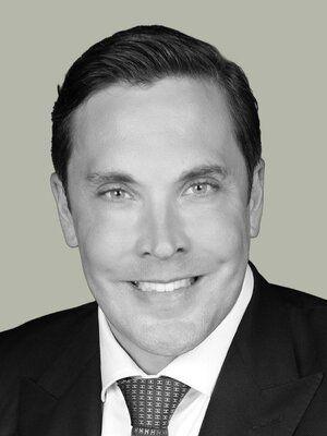 Simpson Thacher Taps Barclays Atty For Shareholder Group