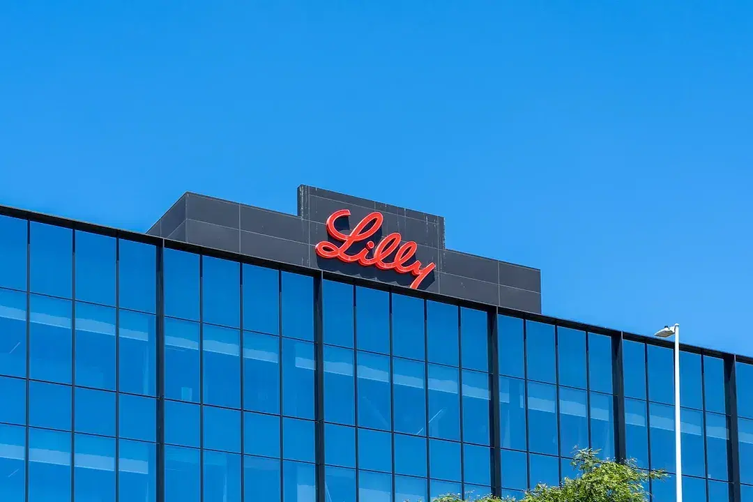 epub_ELI-LILLY-BUILDING-LOGO-iStock--JHVEPhoto--1414474713_1080x1080_webp.webp